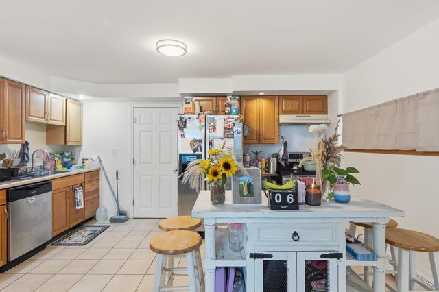 815 Goffstown Road, Manchester, NH 03102