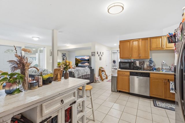 815 Goffstown Road, Manchester, NH 03102
