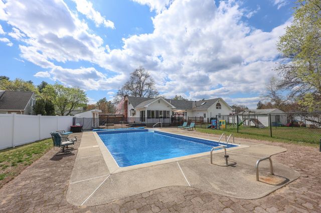 815 Goffstown Road, Manchester, NH 03102