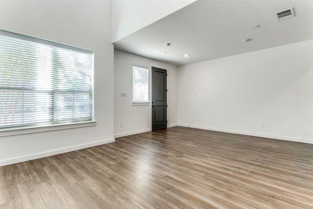 663 Vista Oaks Road, Lewisville, TX 75067