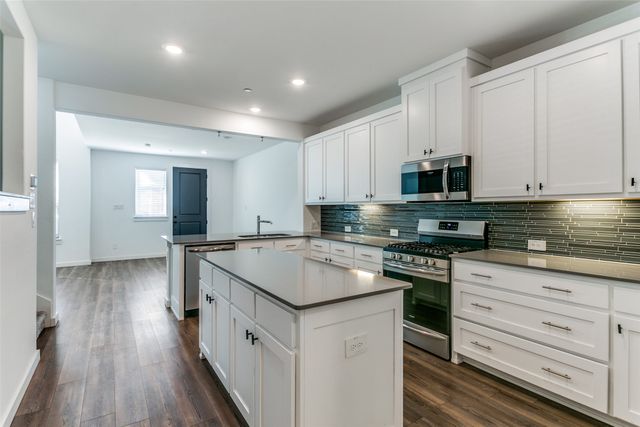 663 Vista Oaks Road, Lewisville, TX 75067