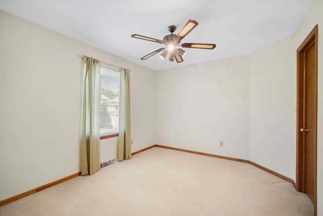 2734 Field DRIVE, Waukesha, WI 53188