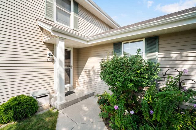 2734 Field DRIVE, Waukesha, WI 53188