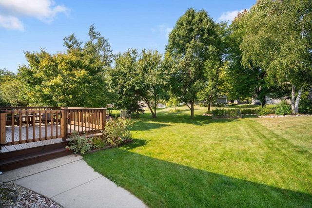 2734 Field DRIVE, Waukesha, WI 53188