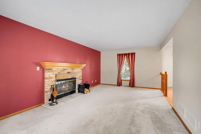 2734 Field DRIVE, Waukesha, WI 53188