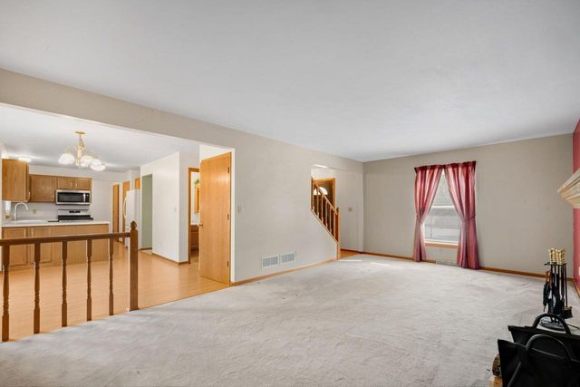 2734 Field DRIVE, Waukesha, WI 53188