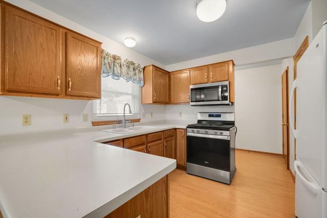 2734 Field DRIVE, Waukesha, WI 53188