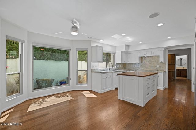 7337 E ECHO Lane, Scottsdale, AZ 85258