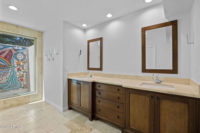 7337 E ECHO Lane, Scottsdale, AZ 85258