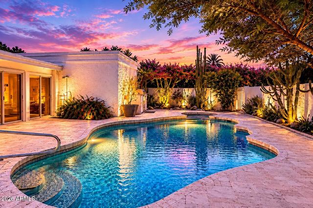 7337 E ECHO Lane, Scottsdale, AZ 85258