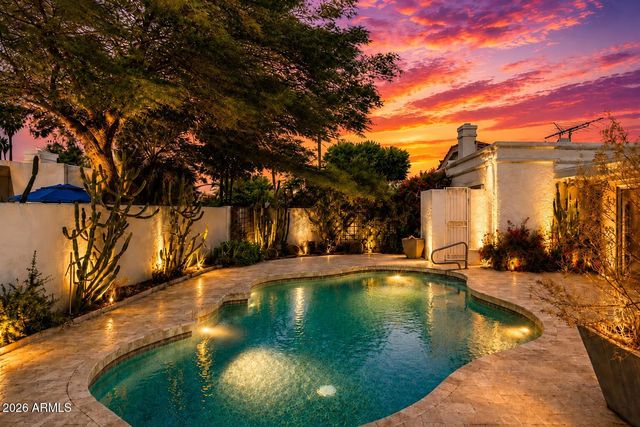 7337 E ECHO Lane, Scottsdale, AZ 85258