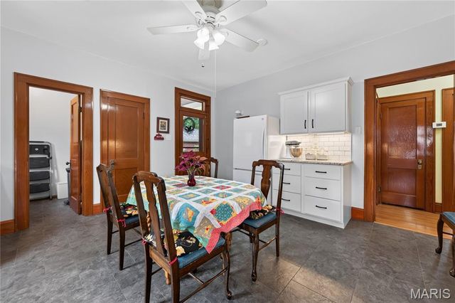 539 Monroe Street, St Charles, MO 63301