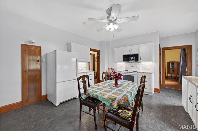 539 Monroe Street, St Charles, MO 63301