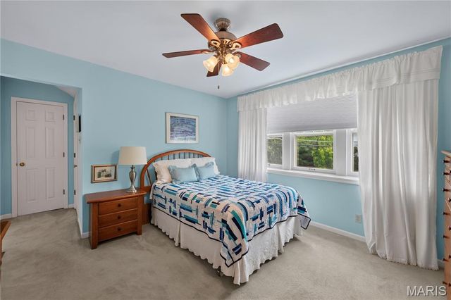 539 Monroe Street, St Charles, MO 63301