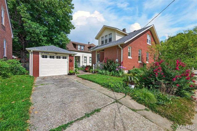 539 Monroe Street, St Charles, MO 63301