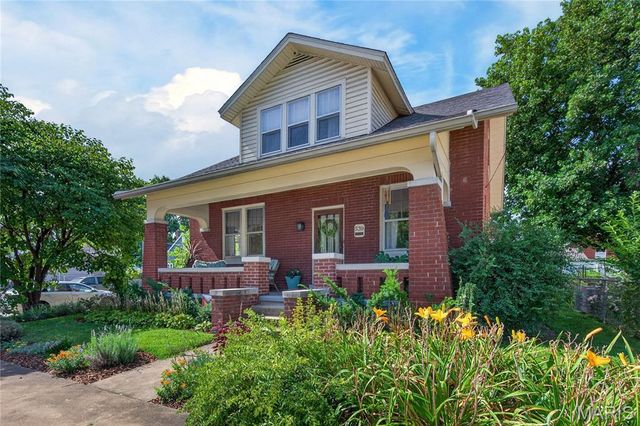 539 Monroe Street, St Charles, MO 63301