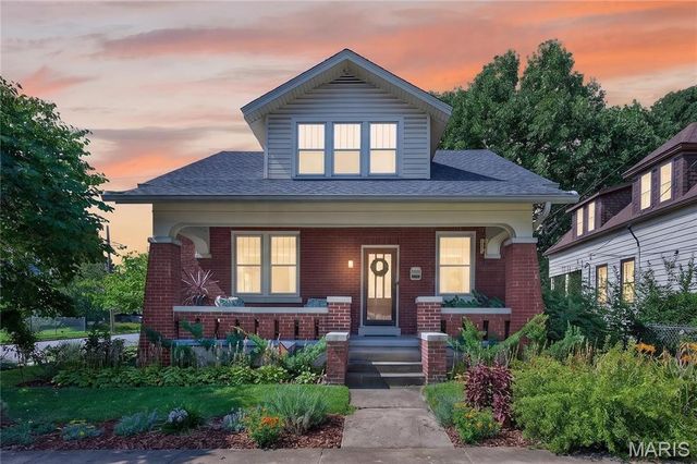 539 Monroe Street, St Charles, MO 63301
