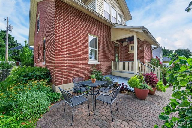 539 Monroe Street, St Charles, MO 63301