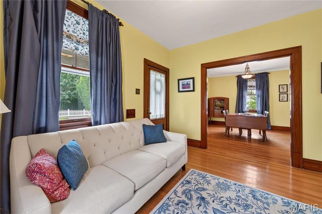 539 Monroe Street, St Charles, MO 63301
