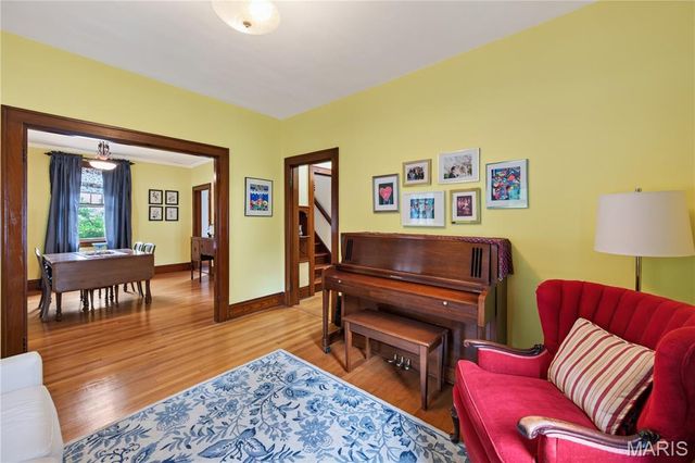 539 Monroe Street, St Charles, MO 63301