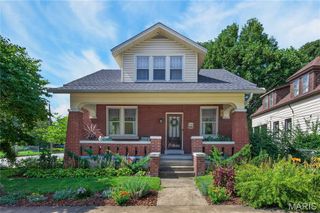 539 Monroe Street, St Charles, MO 63301