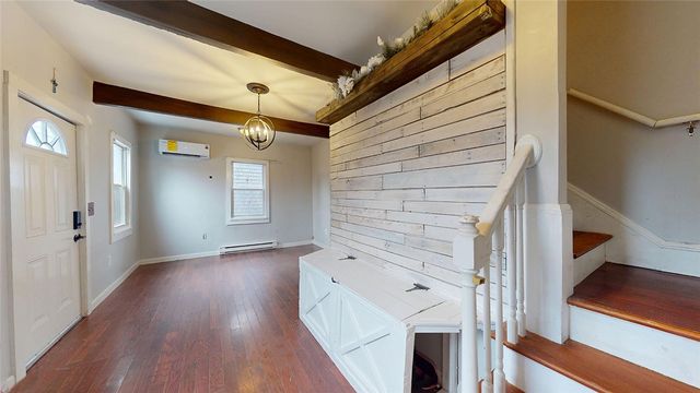 29 Gibbons Avenue, Warwick, RI 02889