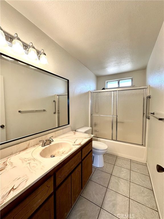 Image 15 of property listing at 22773 Powhatan Road, Apple Valley, CA 92308
