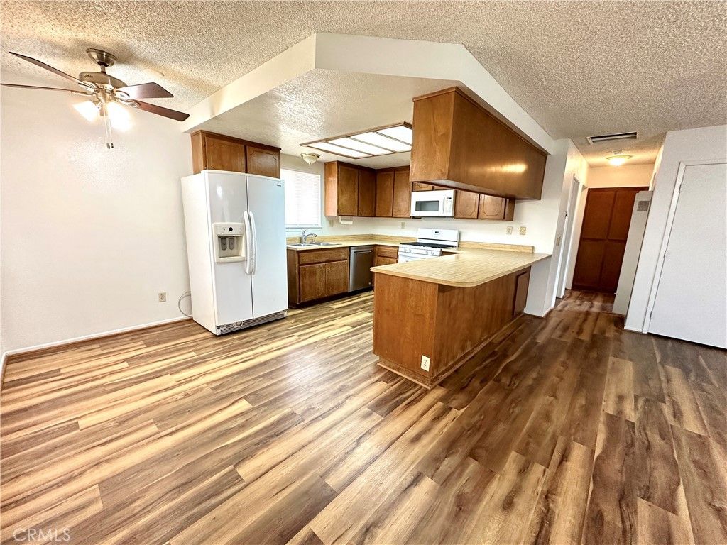 Image 2 of property listing at 22773 Powhatan Road, Apple Valley, CA 92308