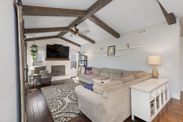 2436 Newport Drive, Naperville, IL 60565