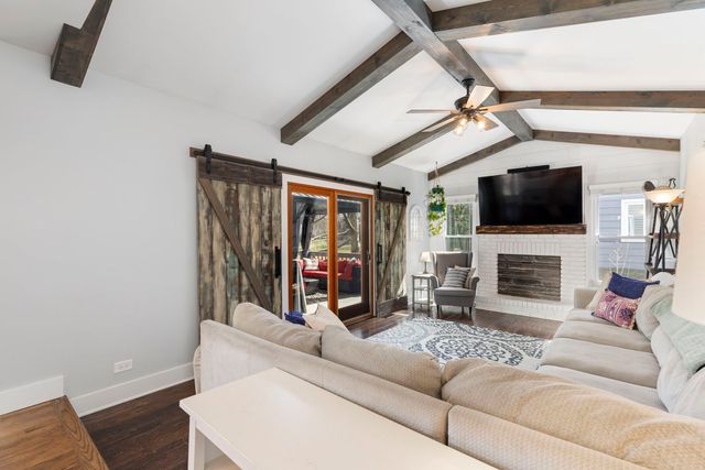 2436 Newport Drive, Naperville, IL 60565