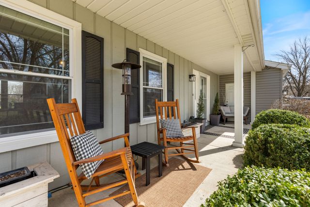 2436 Newport Drive, Naperville, IL 60565