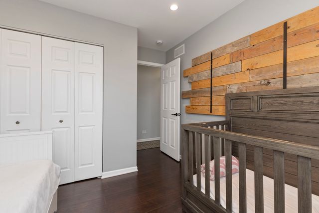 2436 Newport Drive, Naperville, IL 60565