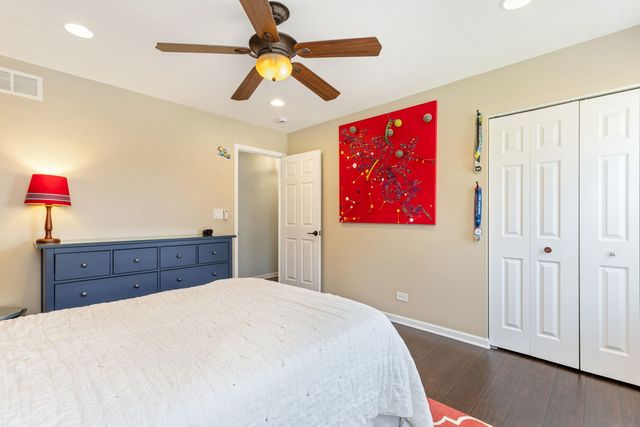 2436 Newport Drive, Naperville, IL 60565