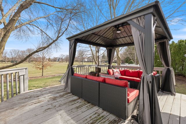 2436 Newport Drive, Naperville, IL 60565