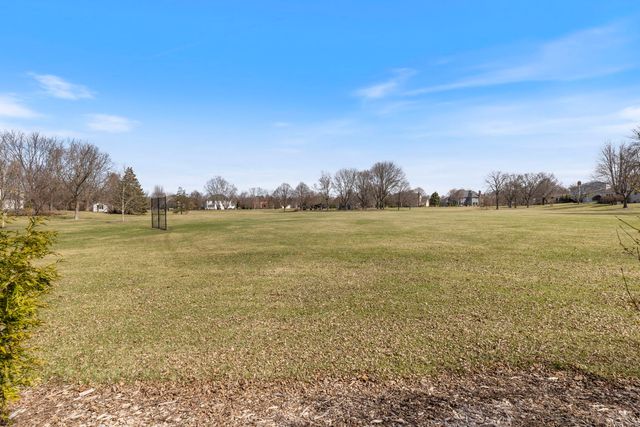 2436 Newport Drive, Naperville, IL 60565