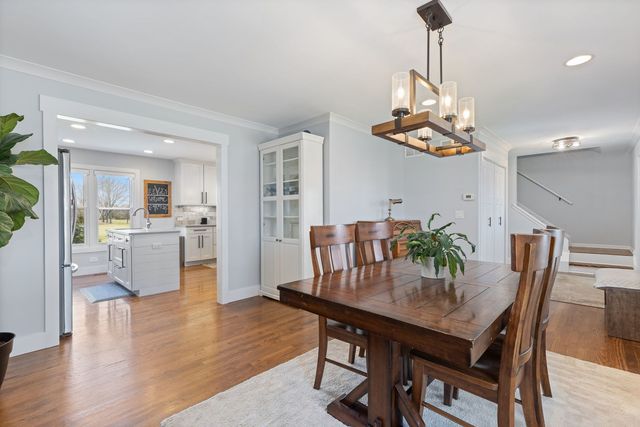 2436 Newport Drive, Naperville, IL 60565