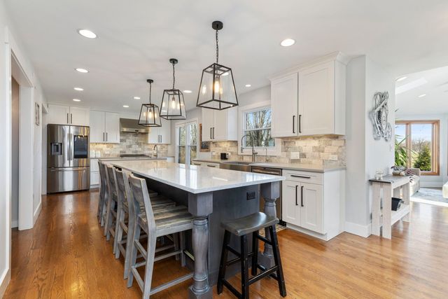 2436 Newport Drive, Naperville, IL 60565