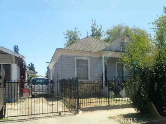 908 E 49th Place, Los Angeles, CA 90011