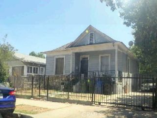 908 E 49th Place, Los Angeles, CA 90011