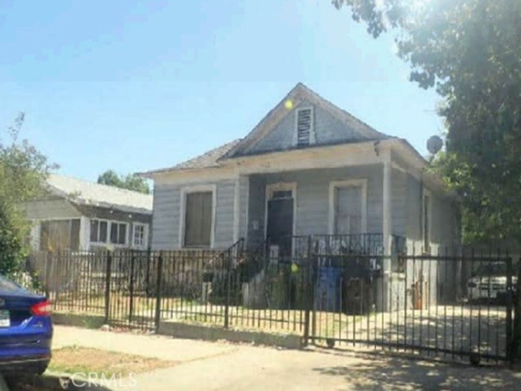 908 E 49th Place, Los Angeles, CA 90011