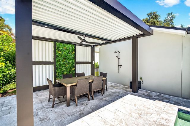 661 Date Palm Road, Vero Beach, FL 32963