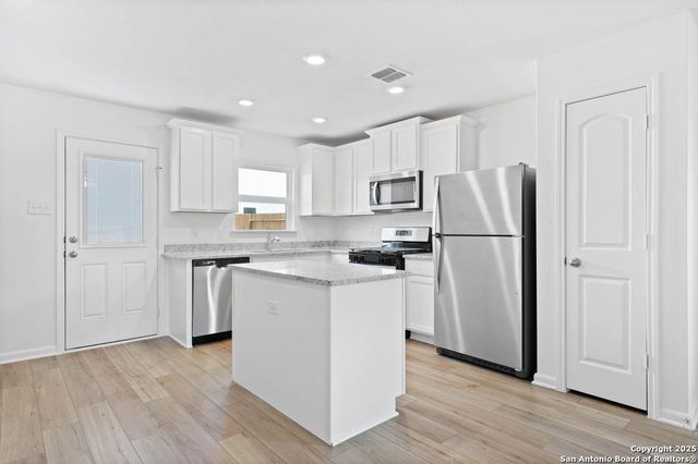 2910 Forsyth Canyon, San Antonio, TX 78109