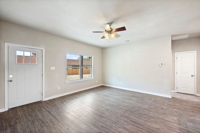 2875 Conveyor Drive B, Burleson, TX 76028