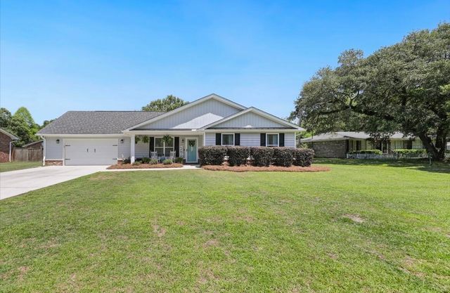 1207 Dennis Boulevard, Moncks Corner, SC 29461