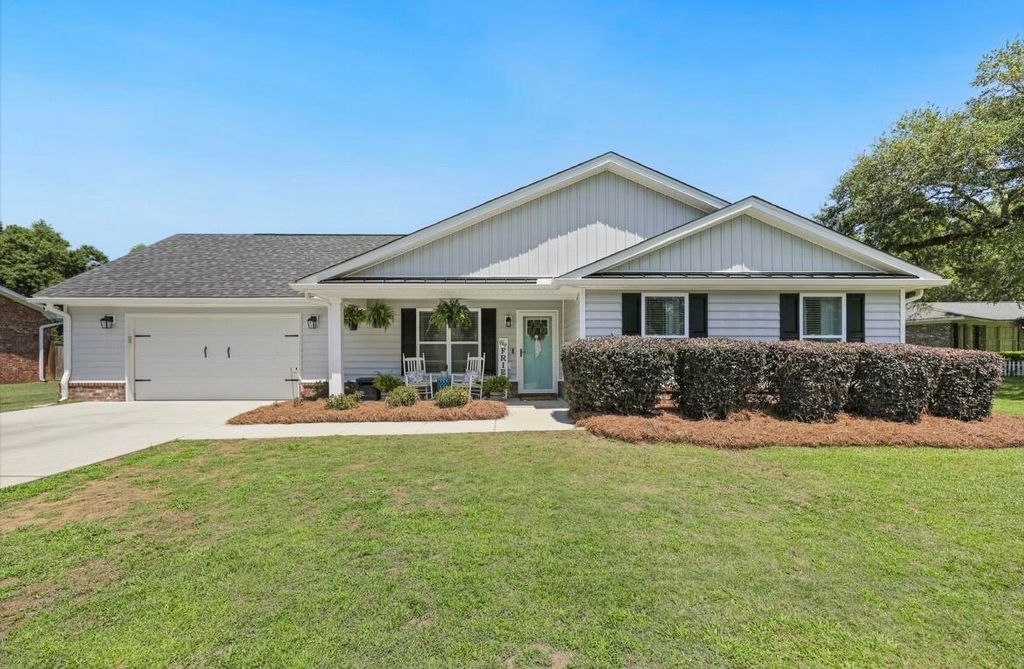 1207 Dennis Boulevard, Moncks Corner, SC 29461