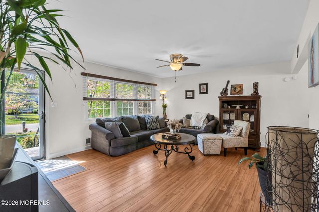 8 Peach Tree Street, Jackson, NJ 08527