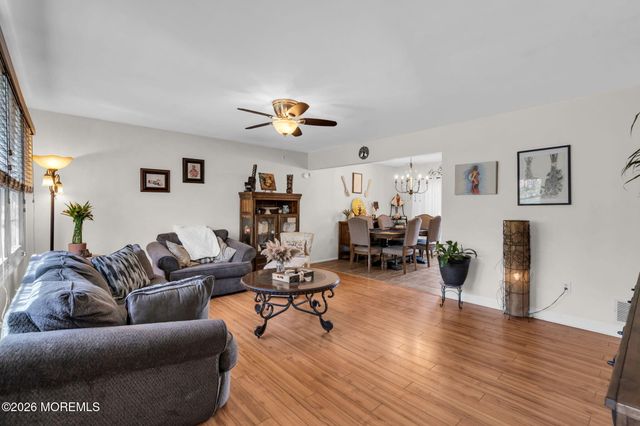 8 Peach Tree Street, Jackson, NJ 08527