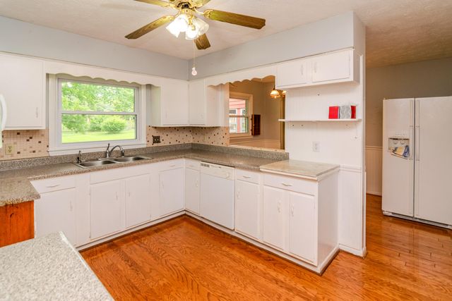 407 Clintonville Road, Paris, KY 40361