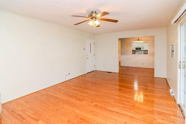 407 Clintonville Road, Paris, KY 40361