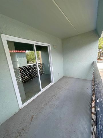 2835 SOMERSET PARK DRIVE 205, Tampa, FL 33613